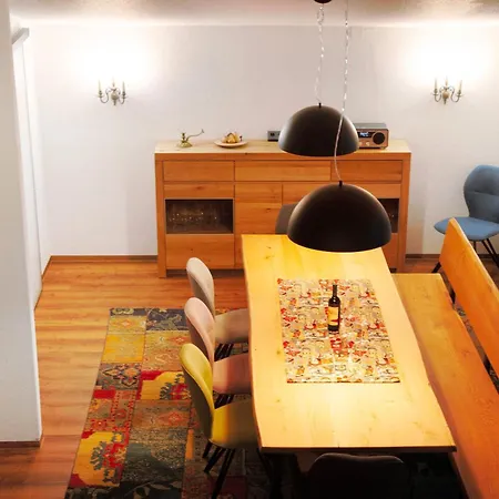 Nini's Berge Apartment
